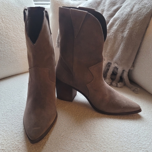 Kaanas, Porto Block Heel Cowboy Boot,‎ Taupe,  Size 7 - Picture 1 of 8